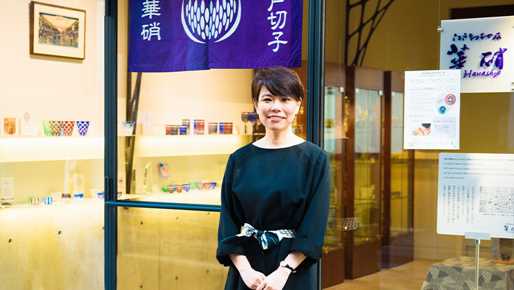 Expanding the boundary of traditional crafts The challenges of Edo Kiriko store "Hanashyo" incorporating ideas of different industries seamlessly