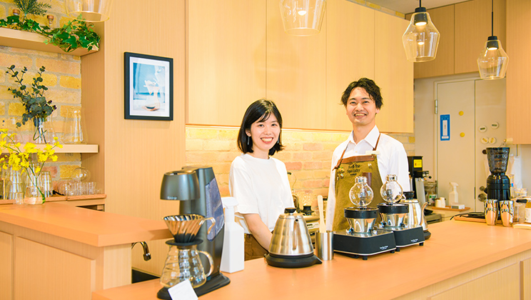 Wanting to Interact with Customers and Convey the Appeal of the Product: The Life with Coffee HARIO Offers Through Its Café