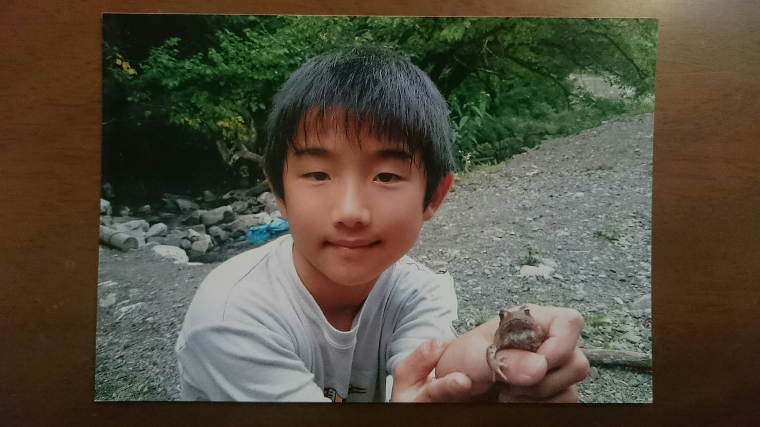 小学生 カエルと