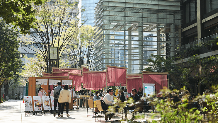都会の真ん中でゆるやかに人が集うオープンスペース「桜のれん」で起きたこと。−SAKURA FES NIHONBASHI 2023 イベントレポート