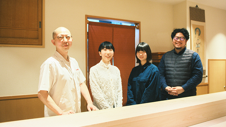 伝統と新しさが重なるデザインを鮨屋から。日本橋・鮨 松葉屋とコレクティブneighbyー親子のコラボレーション（前編）